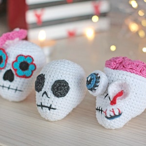 Skull crochet pattern sugar skull pattern easy halloween amigurumi pattern small diy halloween decor image 3