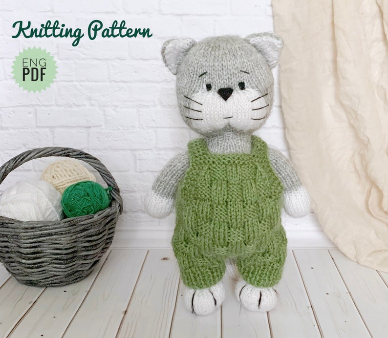 Strickanleitung Katze, DIY Stofftier, Katze im Overall, Geschenk für Kinder, Neujahrsgeschenk, Stofftier Anleitung PDF Bild 1