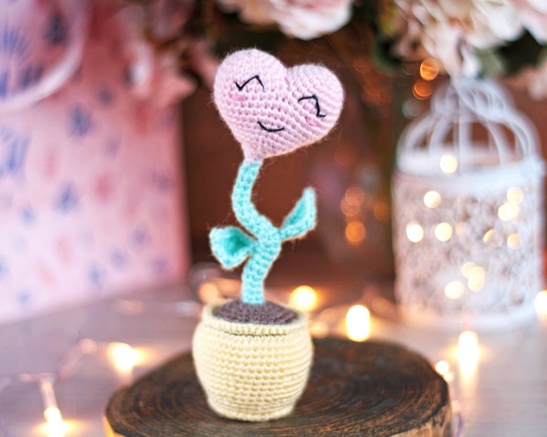 Crochet flower pattern tutorial on how to crochet a flower pot easy red heart crochet patterns easy crochet gifts image 6