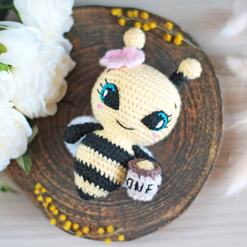 Mini Crochet Bee Pattern Cute Amigurumi Bee Small - Etsy