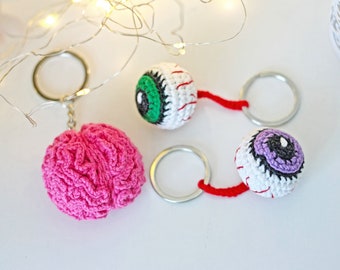 Halloween crochet keychain eyeball and brains pattern - amigurumi pattern horror keychain - do it yourself spooky gifts