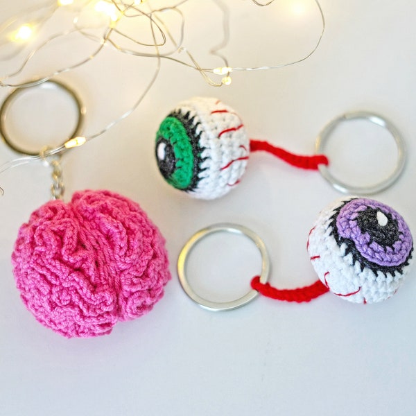 Halloween crochet keychain eyeball and brains pattern - amigurumi pattern horror keychain - do it yourself spooky gifts