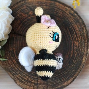 Mini Crochet Bee Pattern - Cute Amigurumi Bee - Small Amigurumi Crochet ...