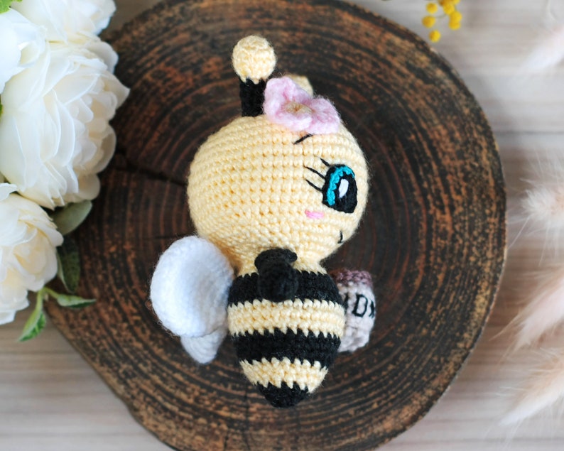 Mini Crochet Bee Pattern - Cute Amigurumi Bee - Small Amigurumi Crochet ...