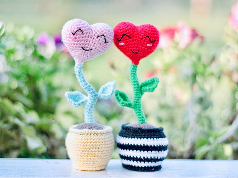 Crochet flower pattern tutorial on how to crochet a flower pot easy red heart crochet patterns easy crochet gifts image 3