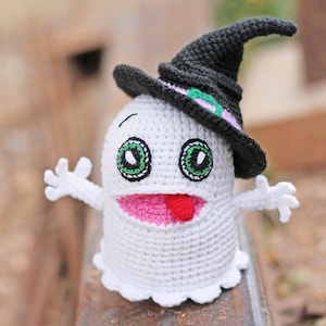 Crochet ghost pattern - boo amigurumi - crochet halloween decorations