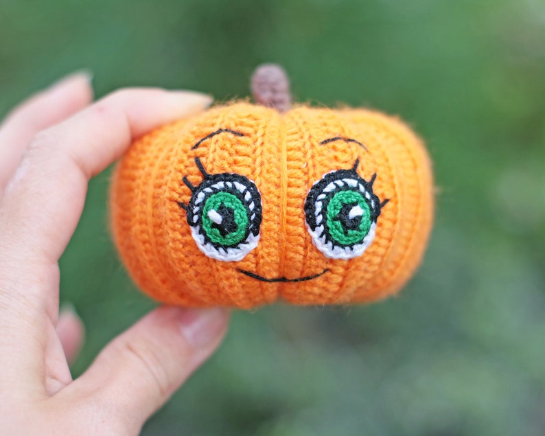 Halloween pumpkin crochet pattern easy halloween amigurumi pattern small diy halloween decor image 4