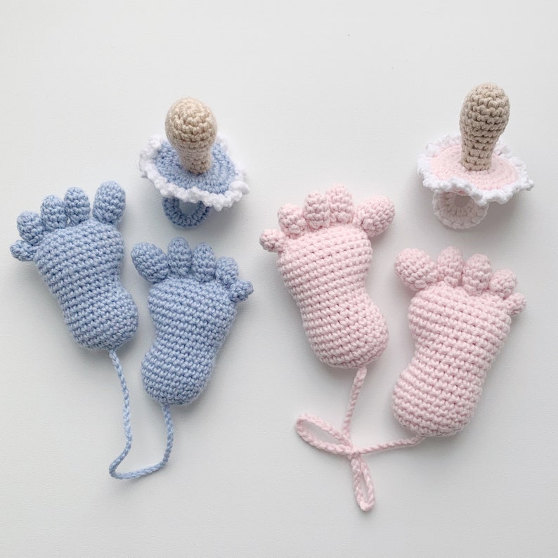 Pied de bébé et tétine au Crochet Parent, faveurs de baptême de bébé, cadeau de douche de bébé bricolage. image 6