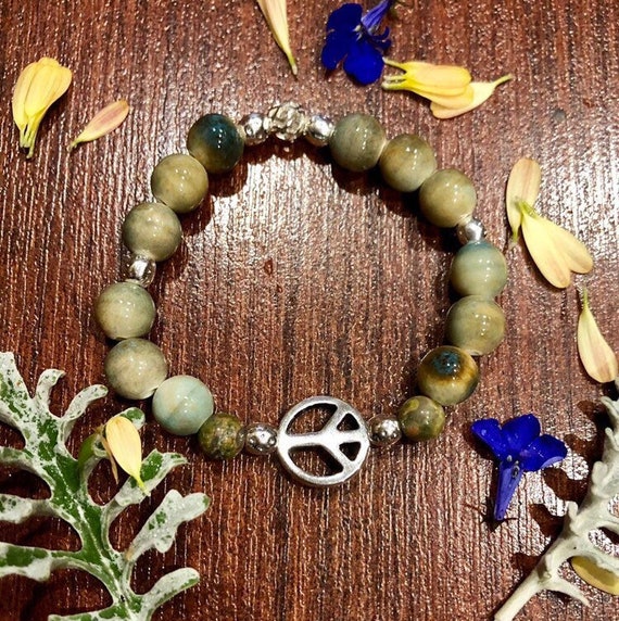 Green Peace Bracelet. Womens bracelet/Gift for her