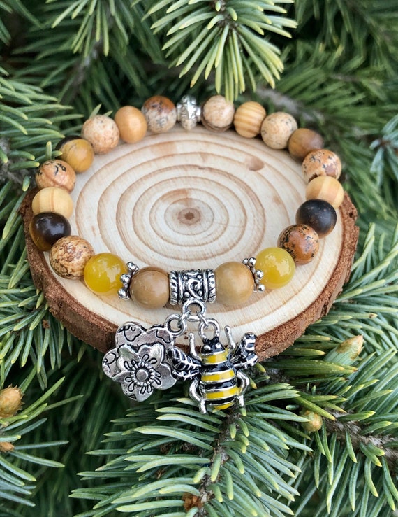 Bee & Flower Charm Bracelet. Womens Bracelet. Gift for her. Nature. Bohochic. Bohemian. Boho. Bee Happy