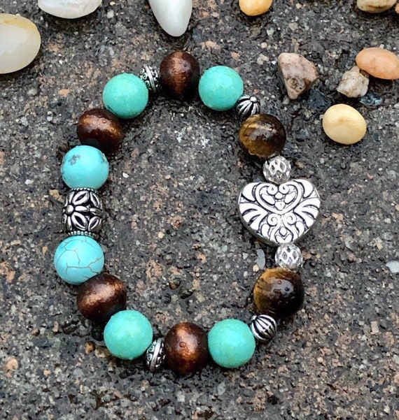 Heart Bracelet. Women's Bracelet. Gift For Her. Boho Bohemian Beachy. Summer summery