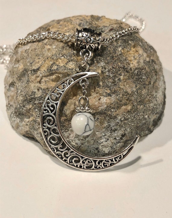 Moon Necklace. Moon Jewelry . Women's Jewelry. Boho Chic.