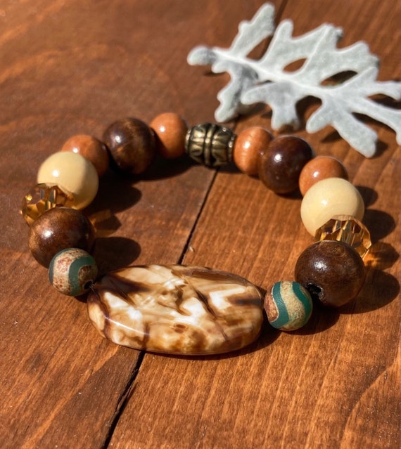 Brown Crackle Agate & Wood Beaded Bracelet. Bohochic. Beachy. Boho. Rustic. Natural