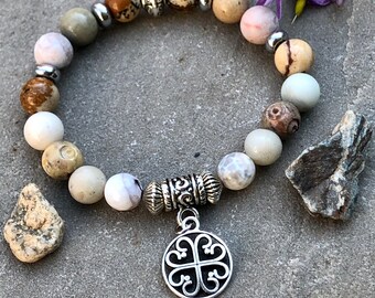 Bransoletka z zawieszką celtyckiego serca. Biżuteria damska. Boho. Biżuteria boho
