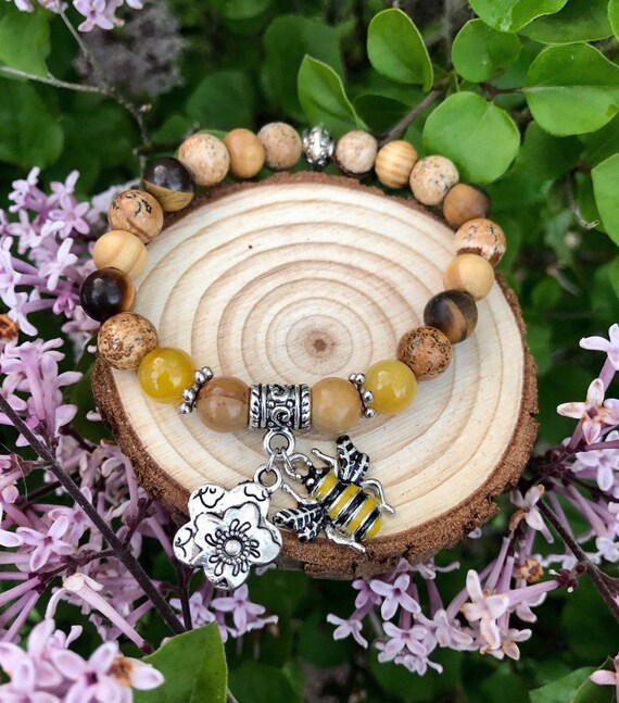 Bee & Flower Charm Bracelet. Womens Bracelet. Gift for her. Nature. Bohochic. Bohemian. Boho. Bee Happy