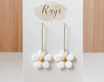 White Daisy Earrings, Polymer Clay Earrings, Boho Bride Earrings, Lightweight Floral Earrings, Statement Earrings Hypoallergenic