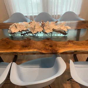 The price of 230 USD is per square foot of table area! Don&#39;t buy, ask for an offer please!! table, epoxy table, river table.