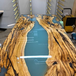 The price of 230 USD is per square foot of table area! Don&#39;t buy, ask for an offer please!! table, epoxy table, river table.