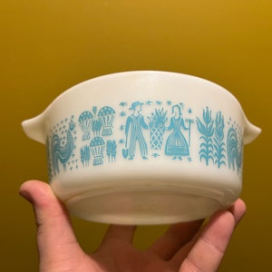 Vintage turquoise Pyrex butter print 472 no lid