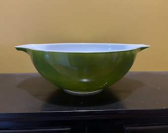 Vintage 1970s verde Pyrex 444 Cinderella mixing bowl