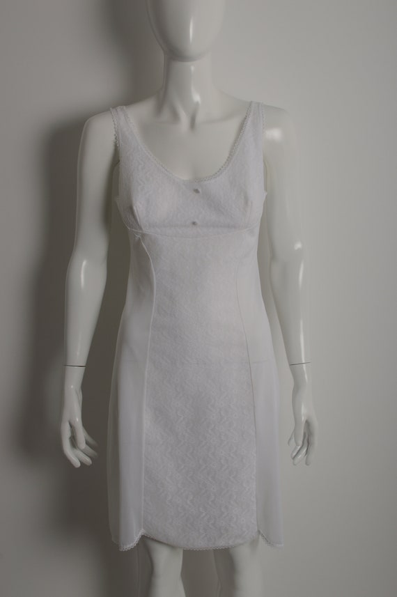 Vintage 60s white slip dress with floral guipure … - image 8