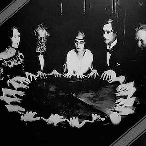 Viktorianische Ghost Seance Scene Poster - Geisterhafte viktorianische Seance Print UK, EU, USA Inlandsversand