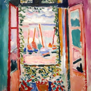 Puede incluir: Una pintura de una ventana con vista a un puerto con veleros. La ventana está abierta y hay plantas en macetas en el alféizar de la ventana. La pintura está realizada en un estilo colorido e impresionista.