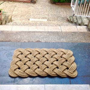 Nautical Welcome Doormat - Size: 33&quot; x 19&quot; Traditional knot design - Handmade, washable sisal rope - Perfect for beach or farmhouse decor -