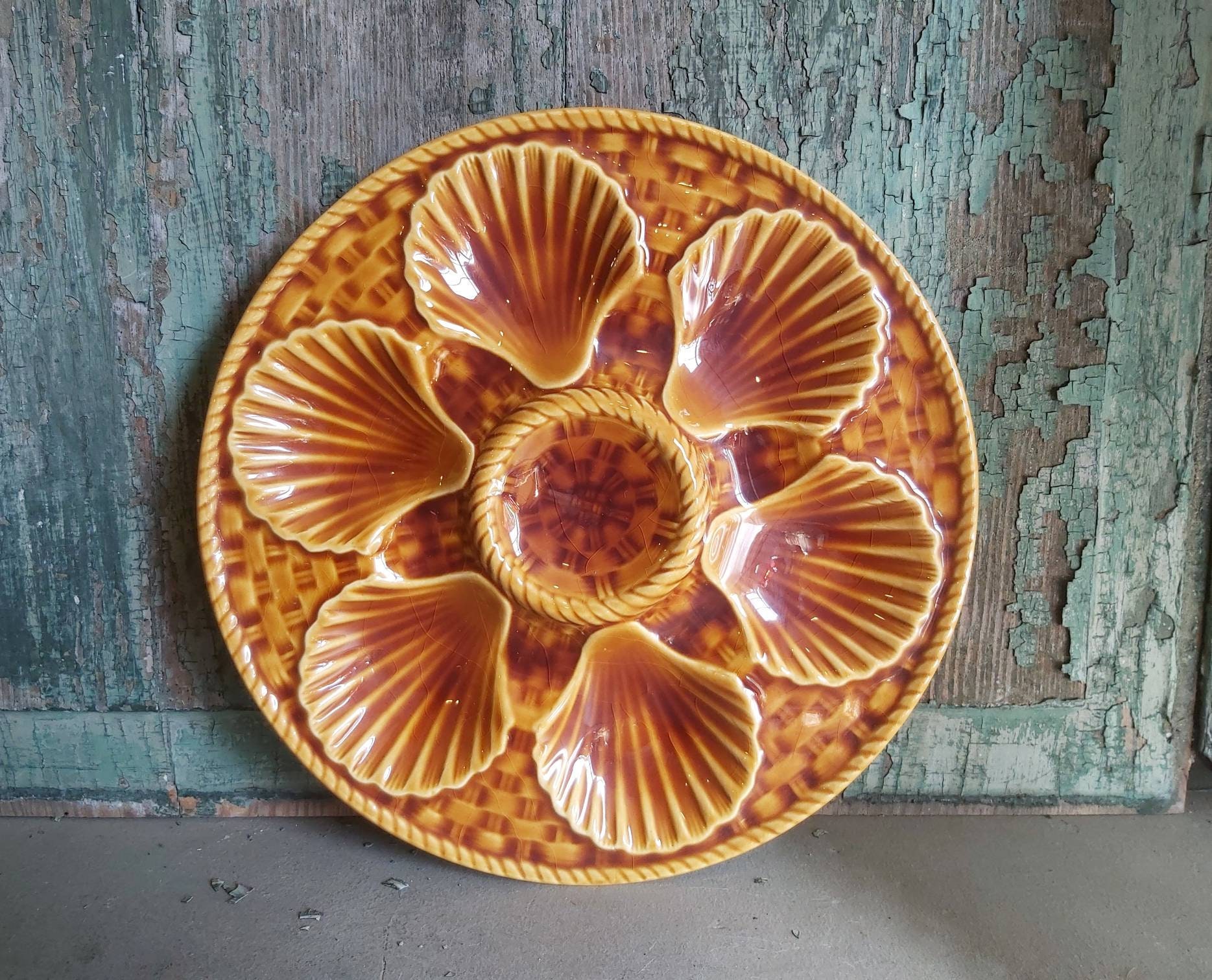 Assiette d'huîtres Français Millésimée en Majolique de Longchamp