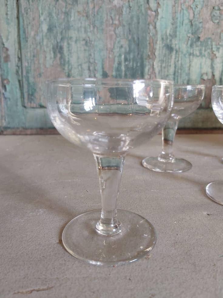 Ensemble de Quatre Verres Français Vintage Pour L'alcool