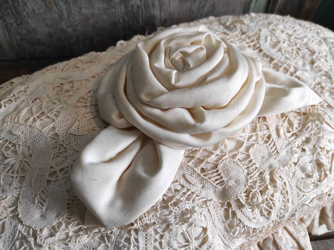 Coussin de Mariage Français Antique