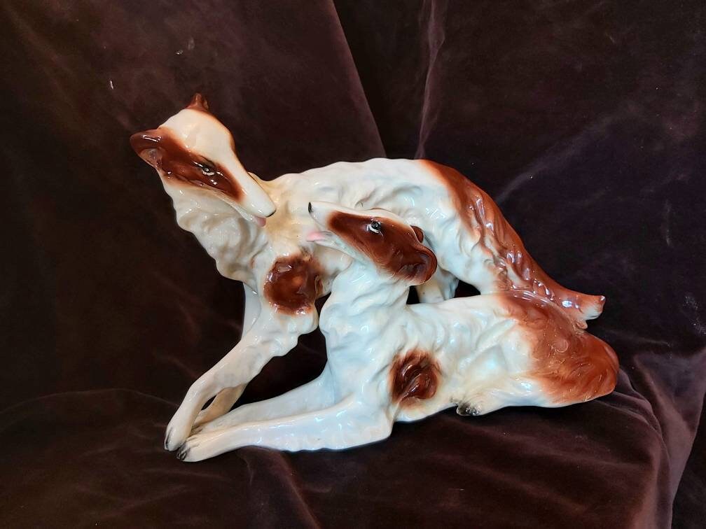 Belle Porcelaine Sitzendorf Vintage Allemande avec Deux Chiens Windhound, Vers 1930