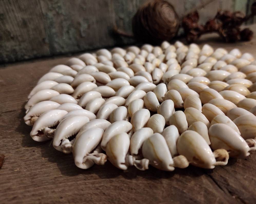 Trivet Français Vintage Fabriqué avec Des Coquilles