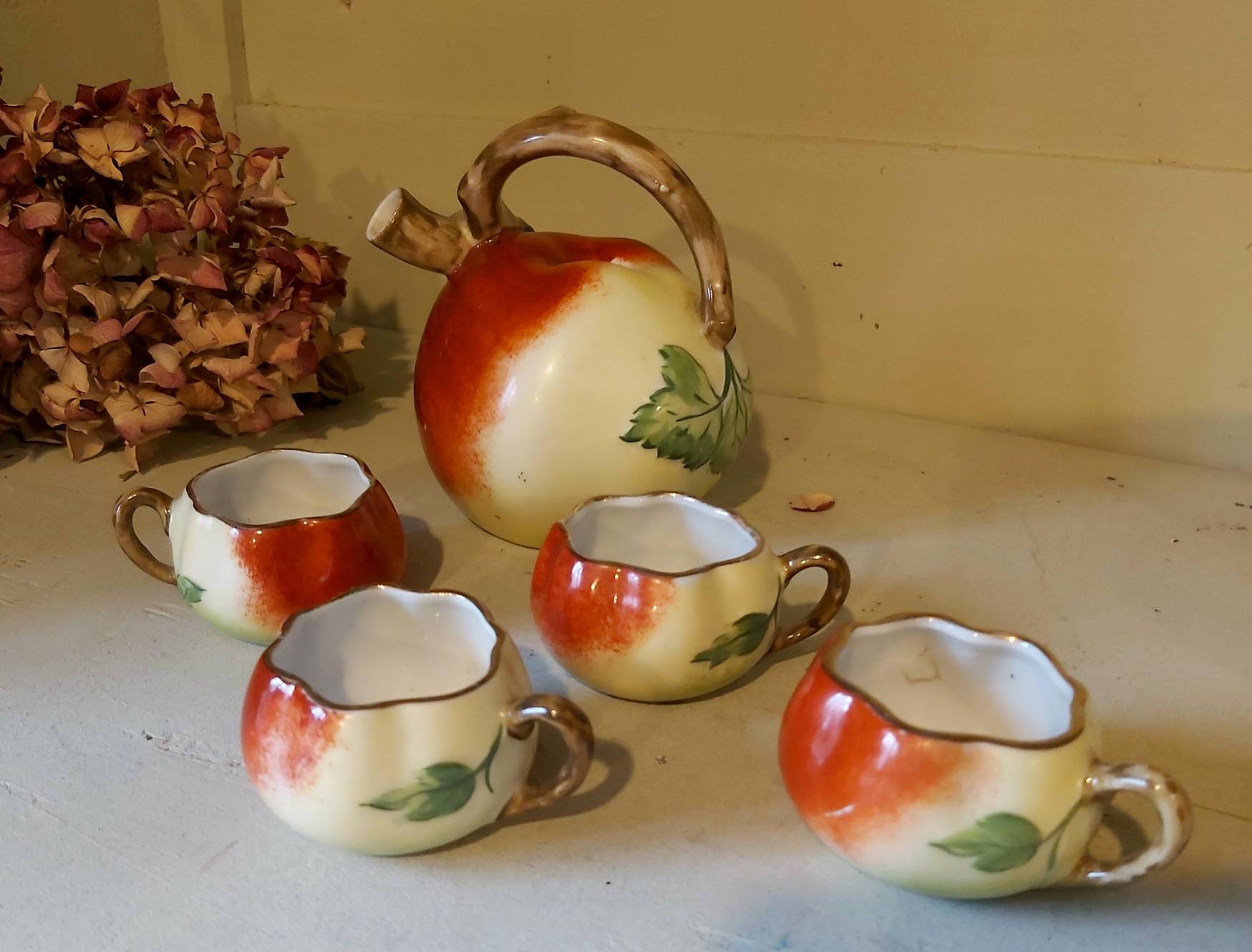 Vintage Français Liquor Set de Lucien Michelaud Pour Limoges, en Forme Pomme