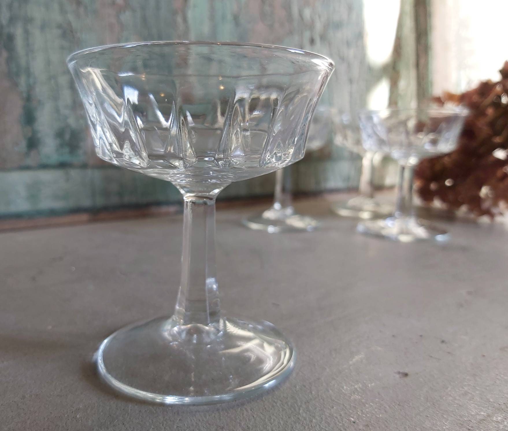 Ensemble de Quatre Verres Français Vintage Pour L'alcool