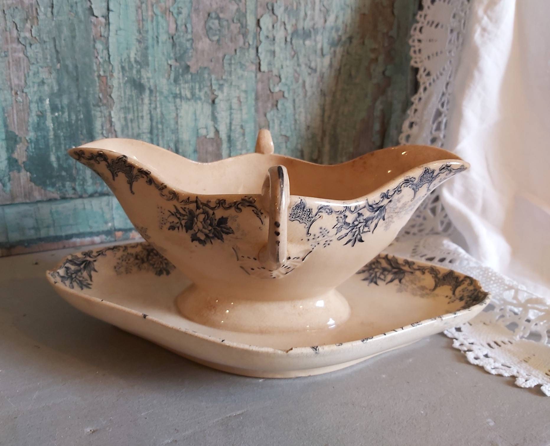 Charmant Bateau Français Sauce Vintage en Beige et Bleu