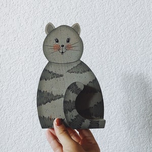 Vintage Hand-painted Wooden Block Gray Cat with Stripes Note or Card Holder Marianne Browne Artist Cottage Farmhouse Nursery Decor image 2