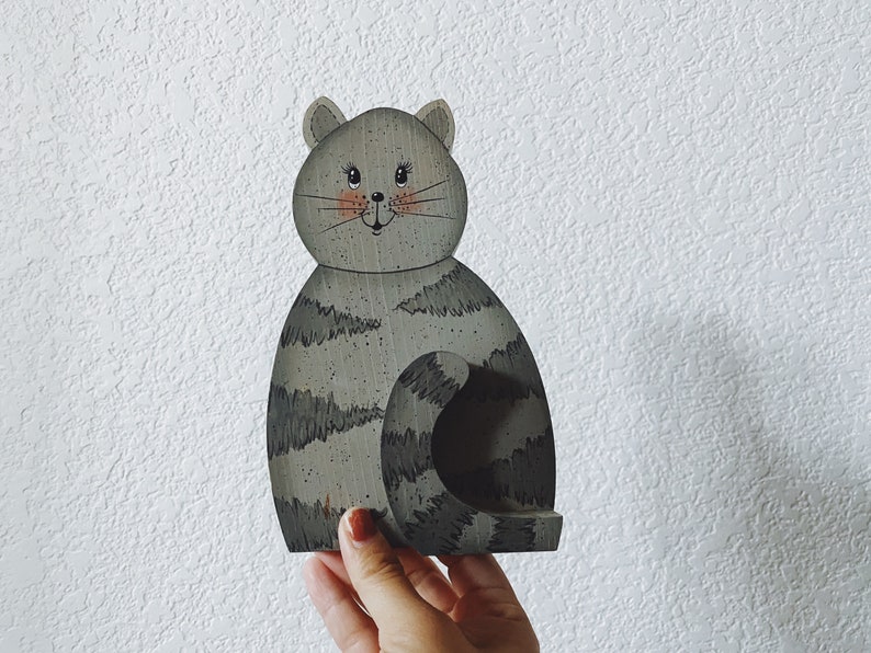 Vintage Hand-painted Wooden Block Gray Cat with Stripes Note or Card Holder Marianne Browne Artist Cottage Farmhouse Nursery Decor image 2