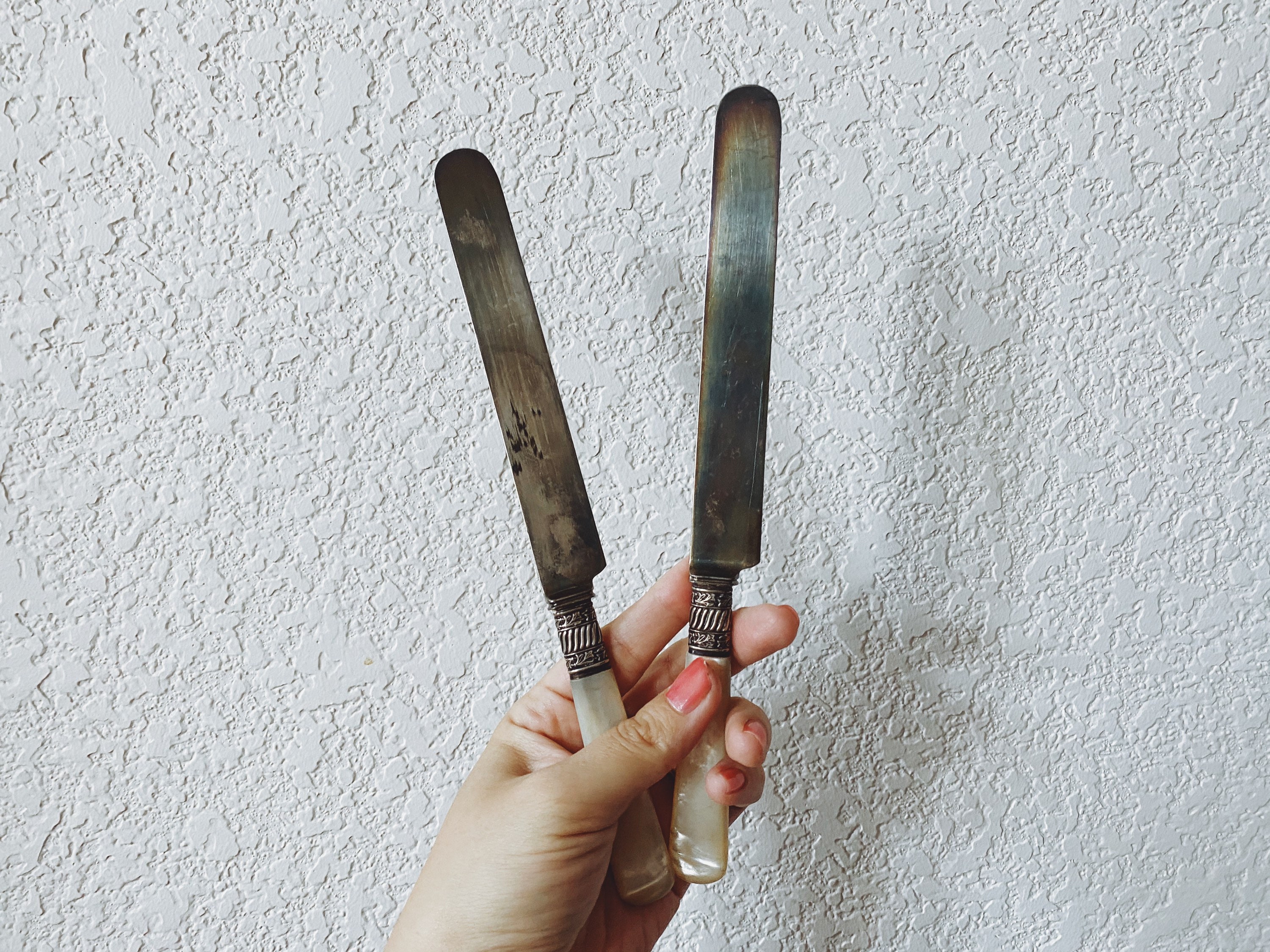 Vintage Pair of A. J. Jordan St. Louis Lunch Knives With Mother of