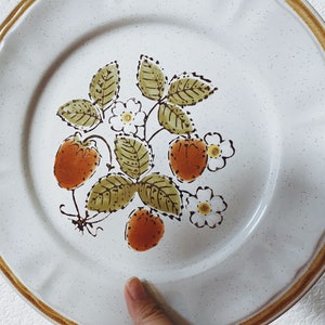 Vintage Speckled Hand Painted Strawberry Stoneware Plate by Americana Hearthside Strawberries and Cream Design Made in Japan image 4