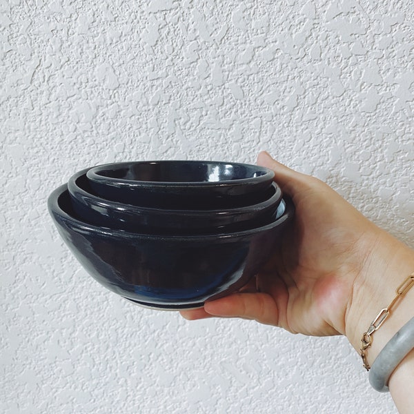 Vintage Set of Three Handthrown Round Blue Nesting Bowls - Signed by Pottery Artist