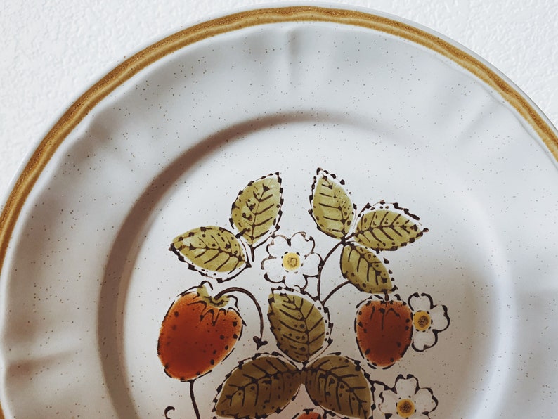 Vintage Speckled Hand Painted Strawberry Stoneware Plate by Americana Hearthside Strawberries and Cream Design Made in Japan image 5