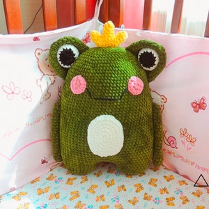 Frog amigurumi crochet pattern, Frog plush pattern, cute Frog crochet pattern, boho Nordic Frog pillow crochet pattern
