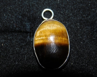 Tiger Eye set in Sterling Silver c46