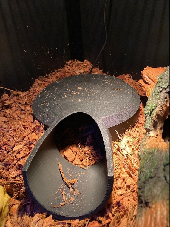 Dome Snake Hide with tube opening