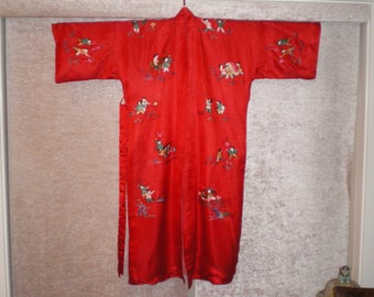 Beautiful Old Chinese Red Silk Robe/Kimono w/Hand Embroidered Children Playing & Dragon sz XL