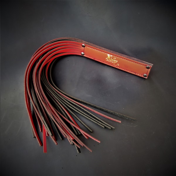 Handmade red and black flogger, BDSM Couples Sex Toy, Thuddy Flog Whip, Stingy Flogger, Red black leather Tawse, Whips for Thuddy Sensations