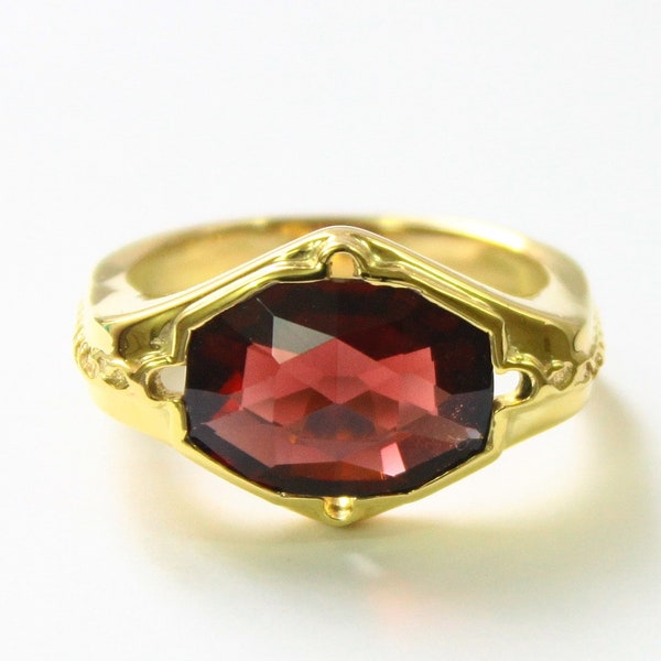 Solid Gold ring set with a stunning Natural 14x10 Faceted Red Garnet, Ring of Narya