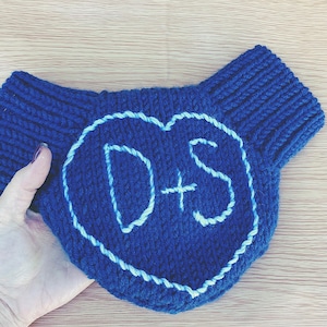 イニシャル入りのパーソナライズされたカップル用ミトン：カスタム刺繍入り恋人同士の手袋、モノグラムギフト