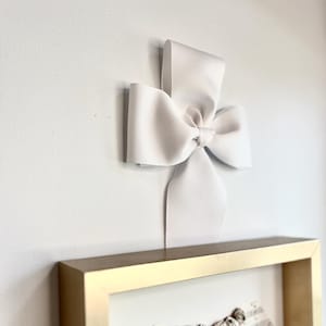 Portrait Picture Bow, Nursery Bow Art, Nursery Ribbon, Picture Hanger, Bow Accent, Baby Bow, Nursery Bow Decor, Nursery Bow Art, Picture Bow